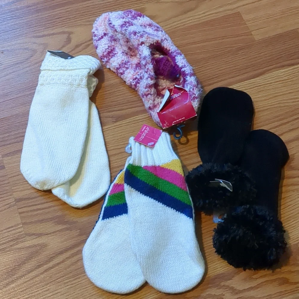 Cozy Slipper Socks & Mitten Bundle